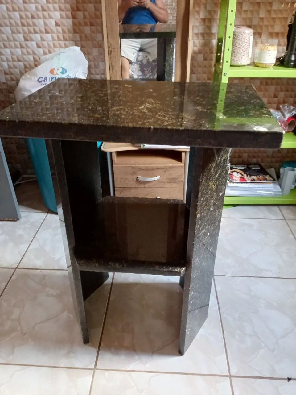 Mesinha de granito 
