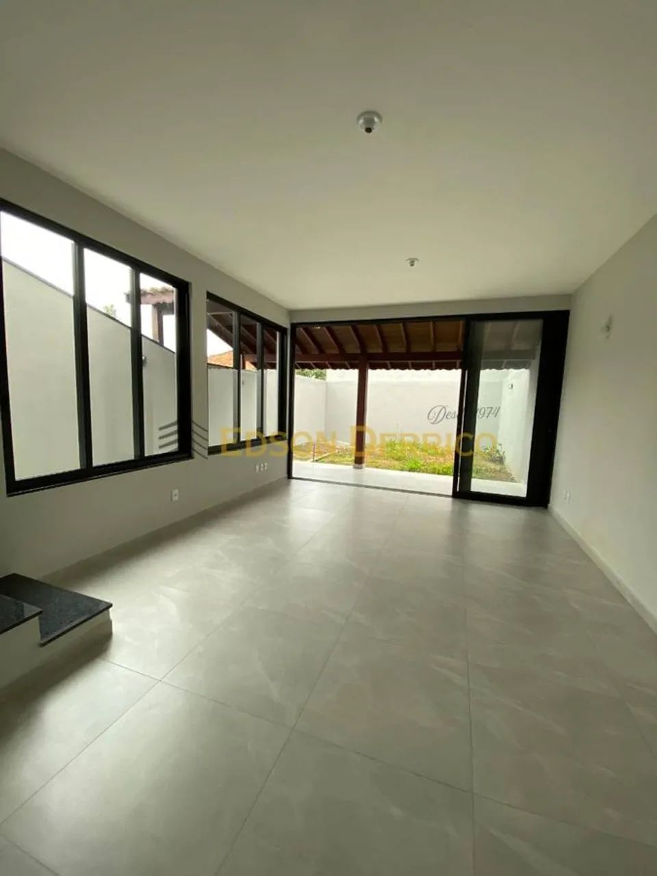 Sobrado com 3 Quartos à Venda, Centro - Pindamonhangaba