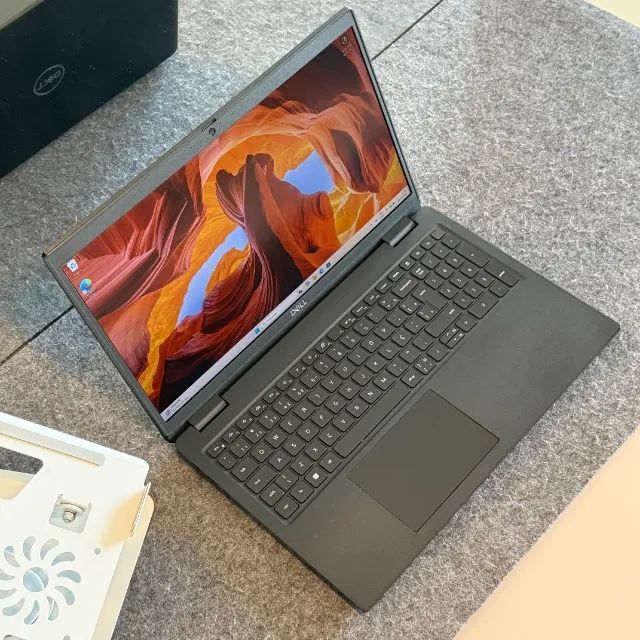Notebook Dell Latitude 3520, i5, 11ªth, SSD 256GB e 8GB de RAM