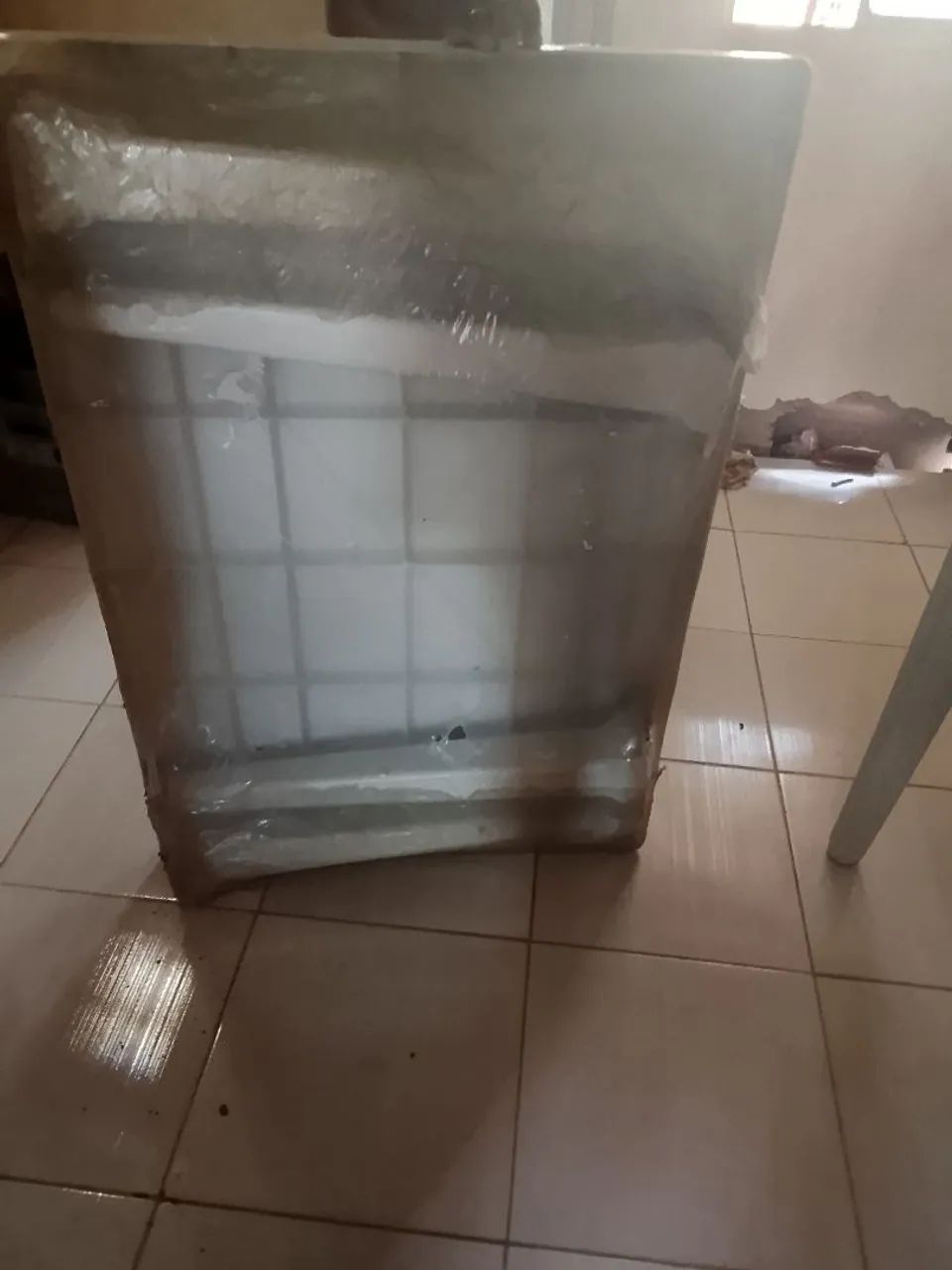  Mesa plástico e cadeira plástico 4unidade - Foto 2