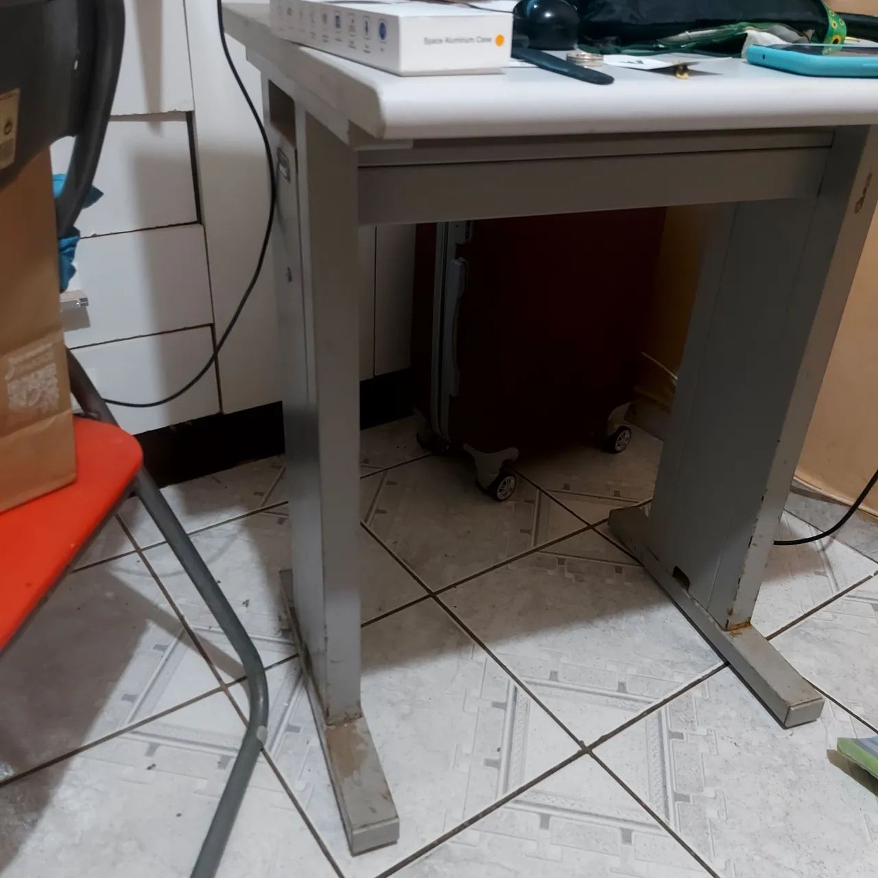 Vende mesa e gaveteiro  - Foto 3