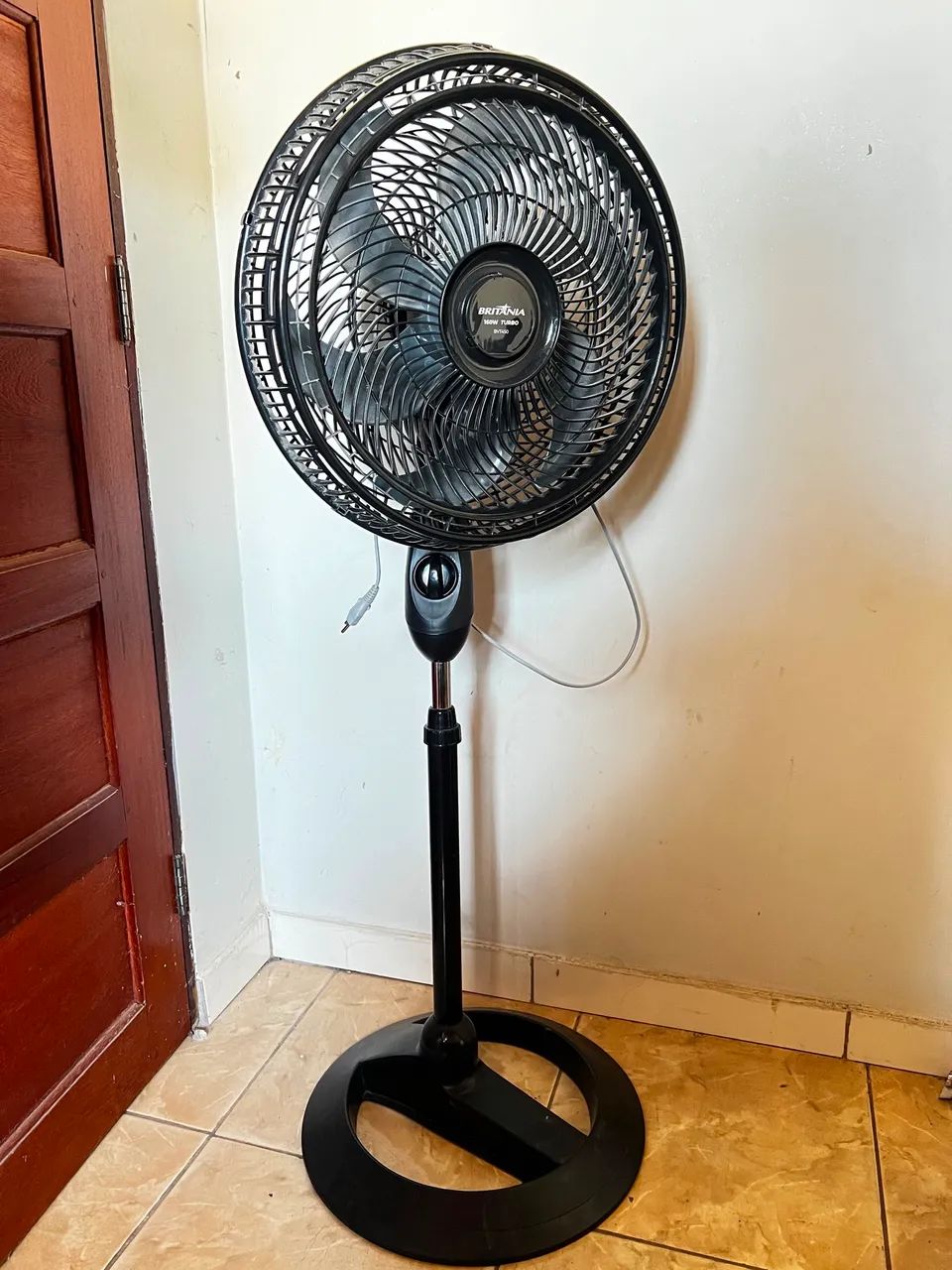 Vende-se ventilador Britânia grande - Foto 2