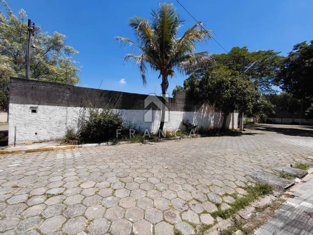 TERRENO - VILA MARTENEZ