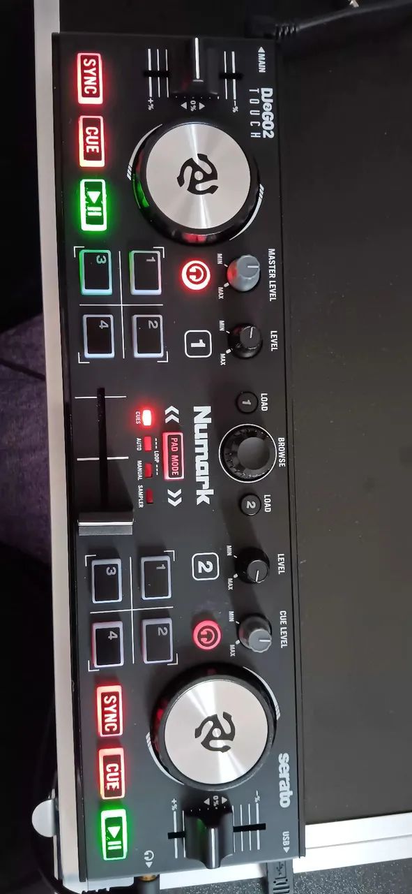 Controladora DJ2GO2 Touch muito nova com Case ! - Instrumentos