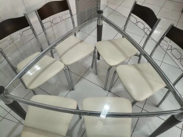 Mesa de jantar com tampo de vidro - Foto 2