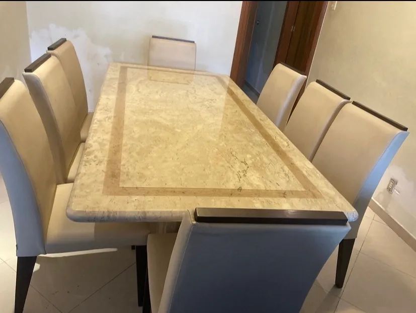 Mesa Mármore resinado com conjunto de cadeiras em couro - Foto 4