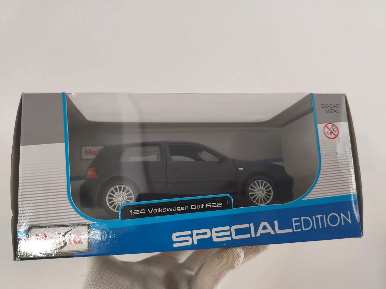 Miniatura Golf R32 escala 1/24 - Foto 5