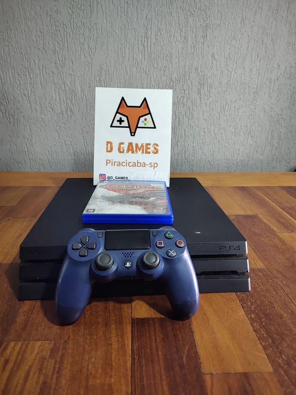 PS4 Pro Semi Novo.