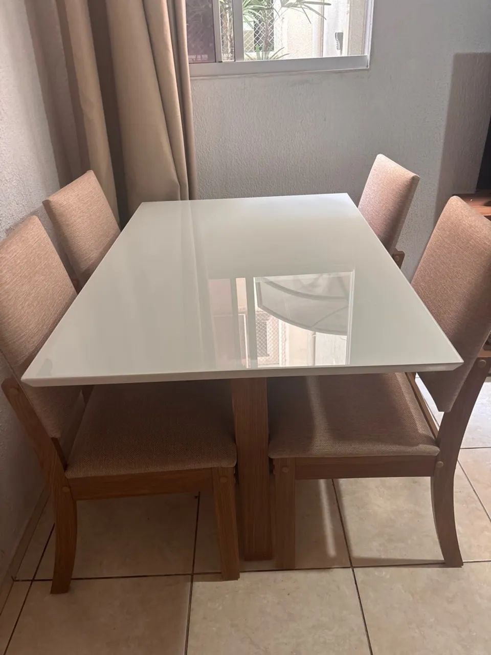 Mesa 4 cadeiras 