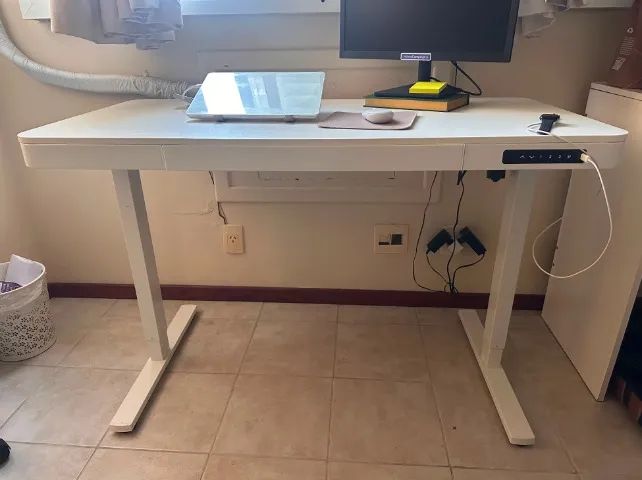 Mesa de Escritório Branca Com Regulagem de Altura  - Foto 3