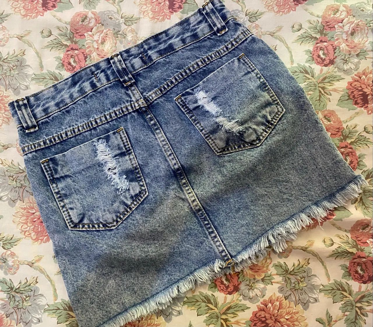 Vende-se saia jeans usada  - Foto 2