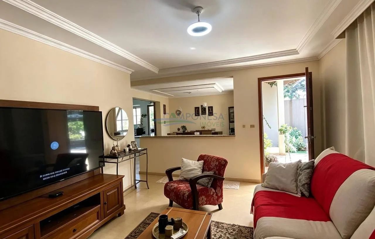 **Casa com 4 Quartos e Edícula  307 m² de Terreno** - Foto 4