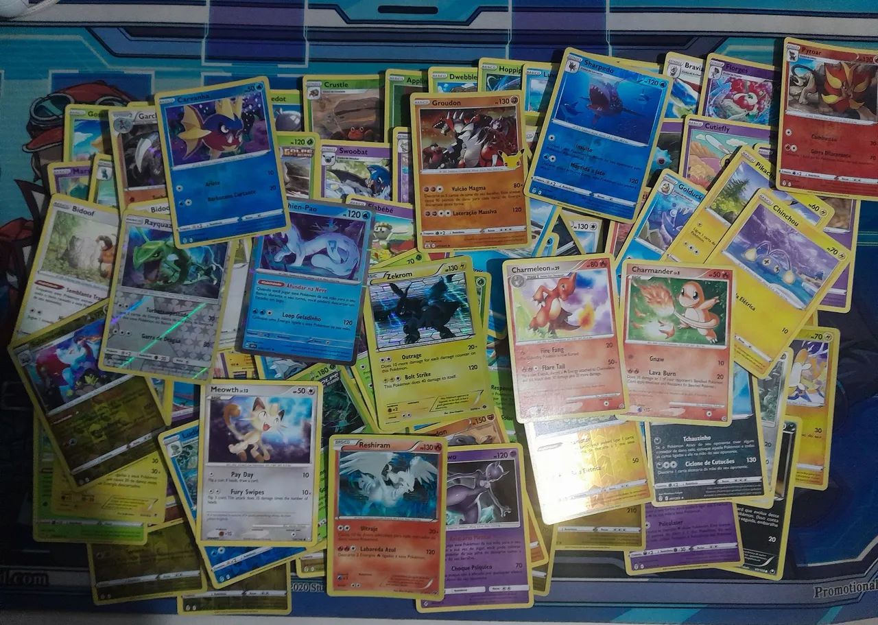 Lote de 100 Cartas Pokémon + 2 Ultra rara - Foto 3