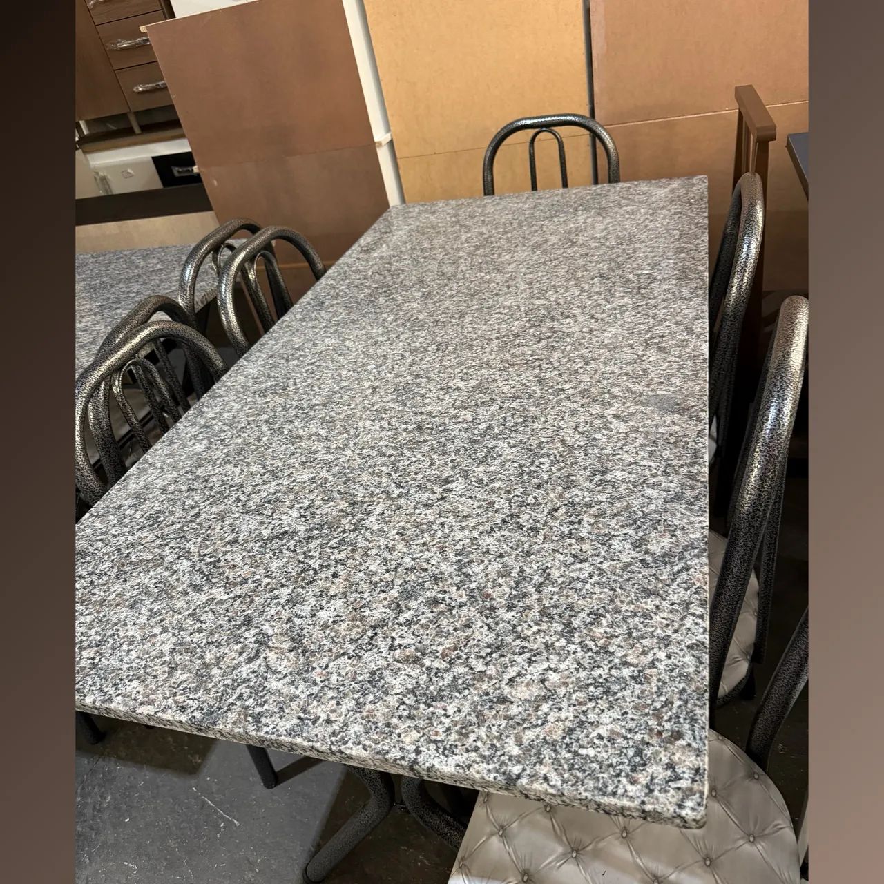 Mesa com 6 cadeiras nova - entrego hoje 