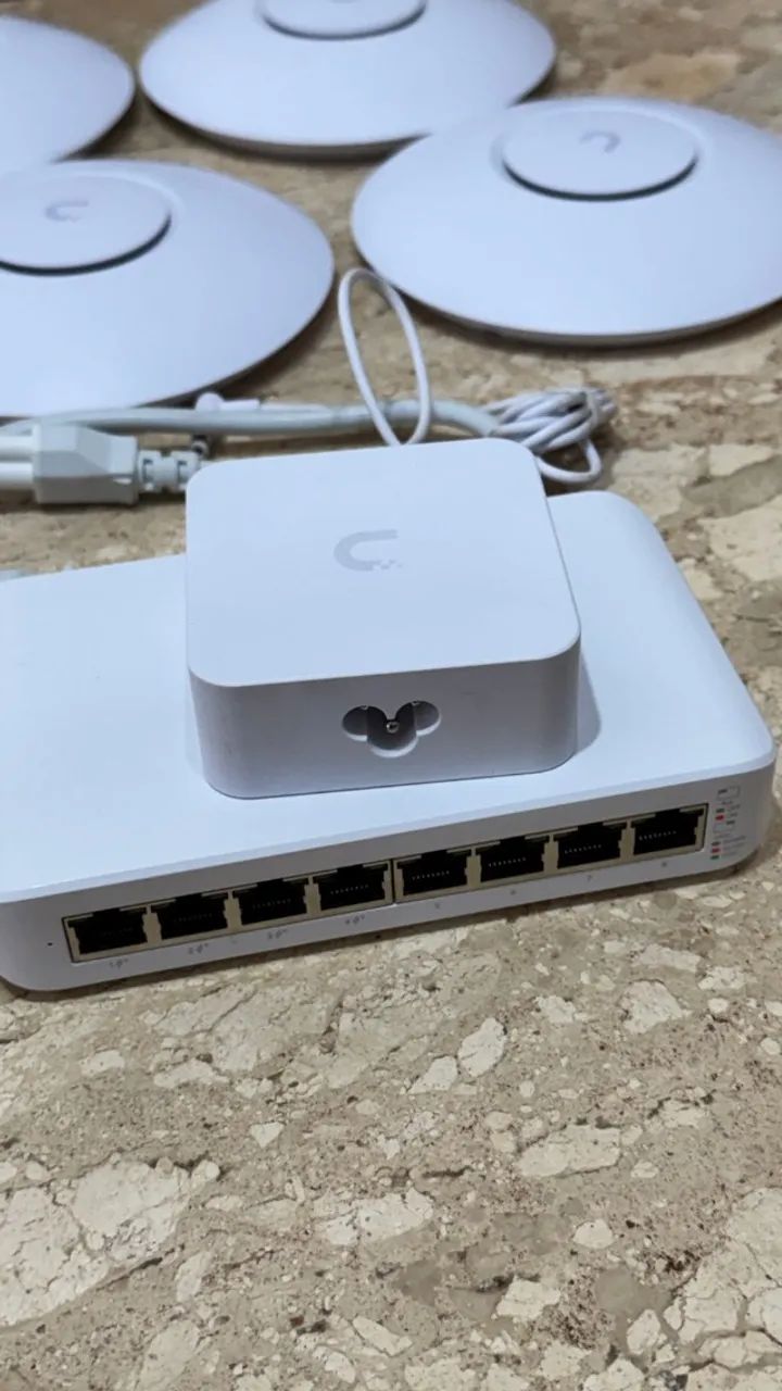 Switch Ubiquiti Unifi Lite 8 Poe
