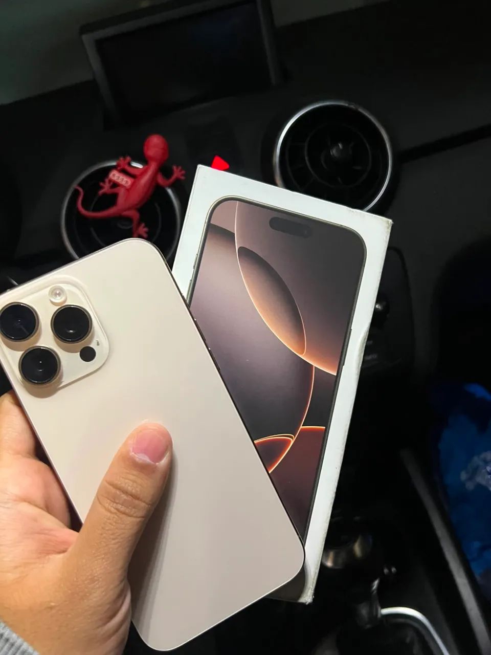 iPhone 16 Pro Max - 256gb - bateria 96% c/ caixa - Foto 2