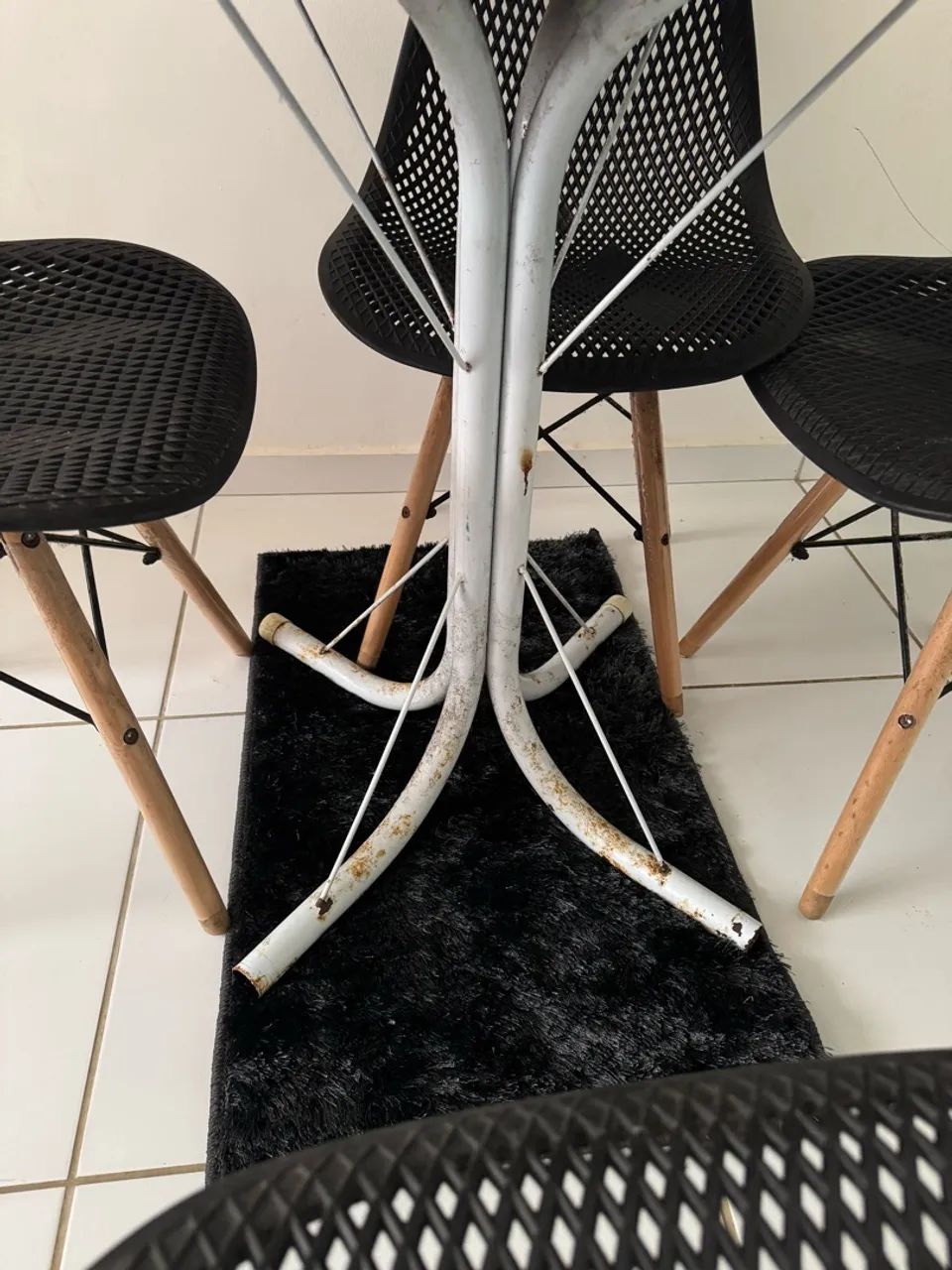 Mesa de jantar  com 4 cadeiras  - Foto 2