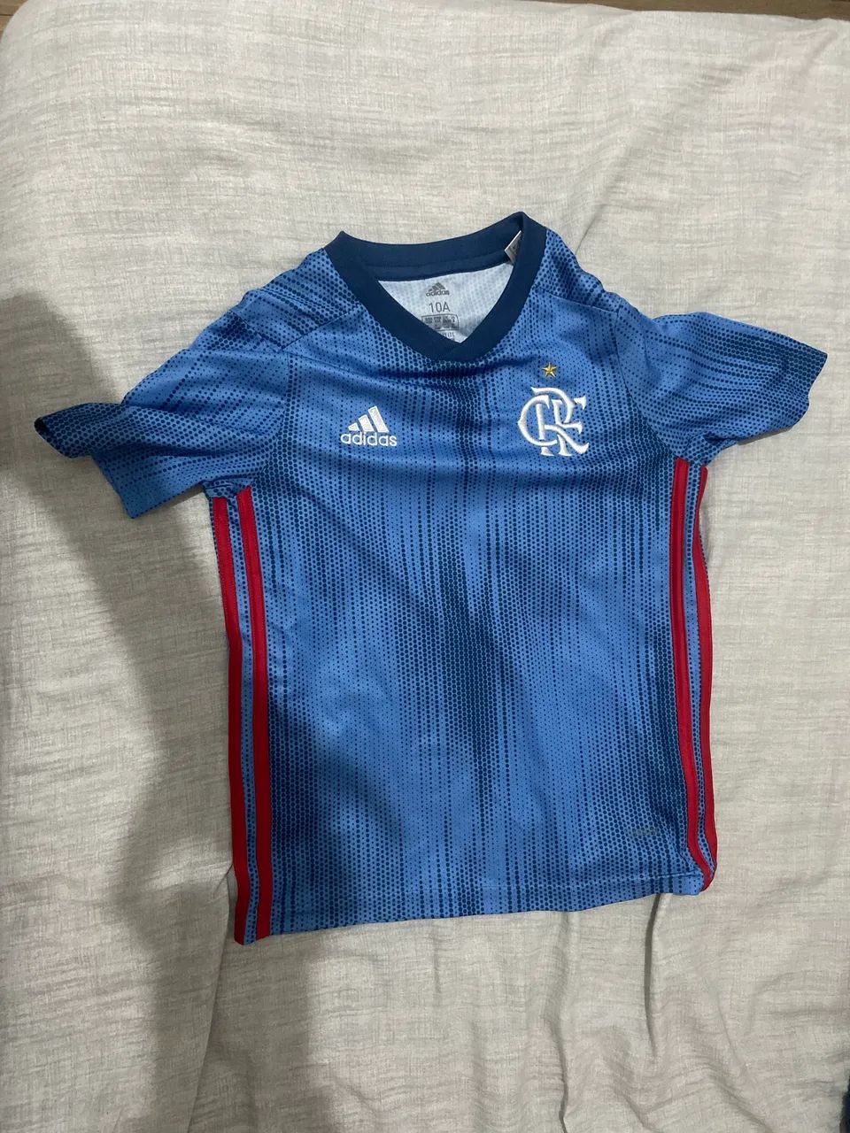 Roupas semi nova 