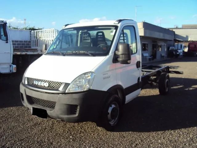 Iveco Daily 35s14 2017 No Chassi - Foto 2