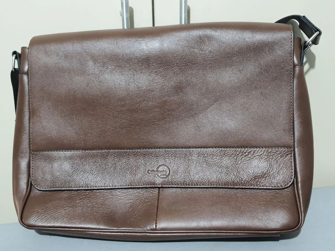 Bolsa transversal em couro para macbook da IPLACE 