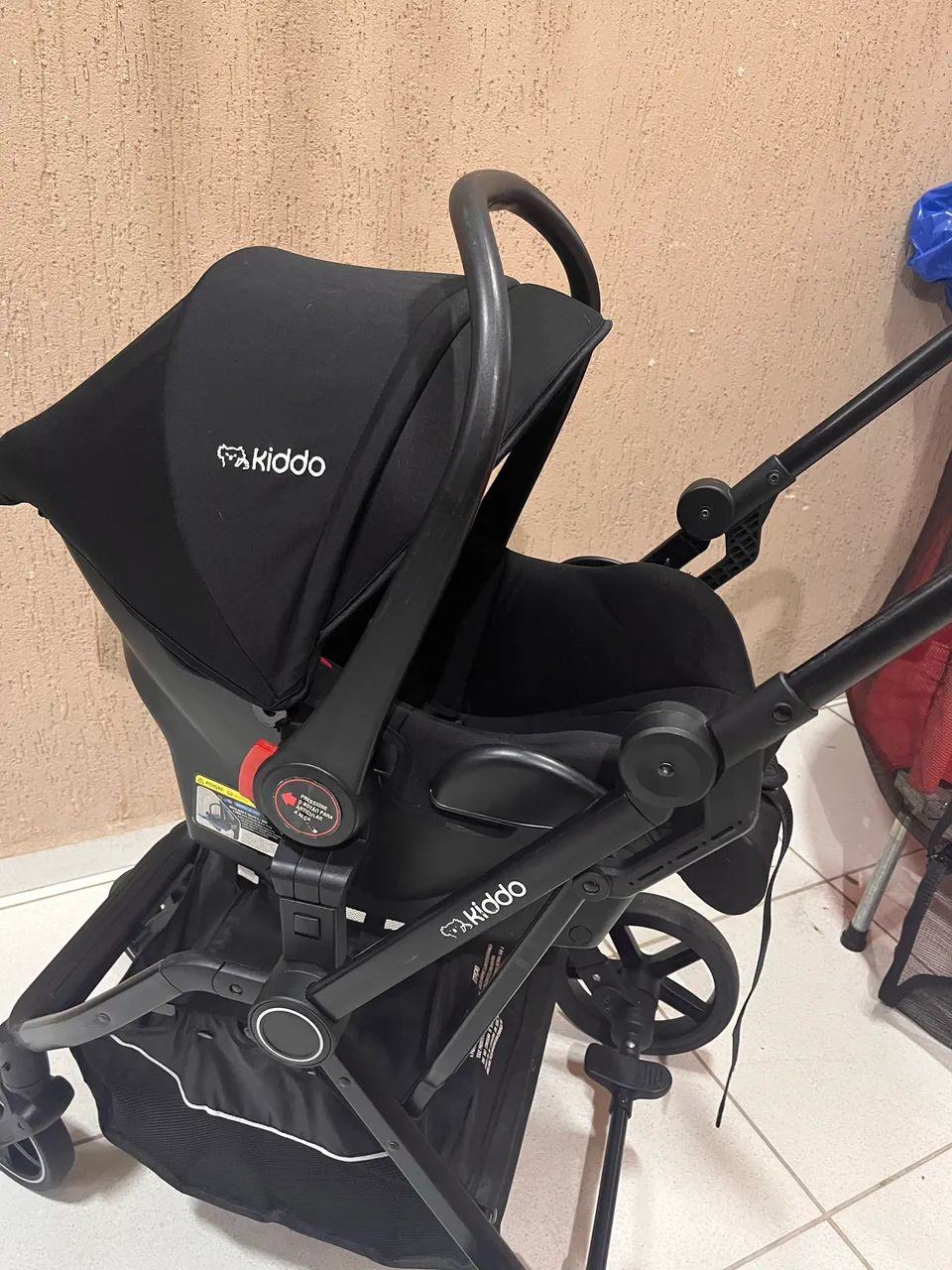 Carrinho de bebê + bebê conforto + base automóvel  - Foto 5