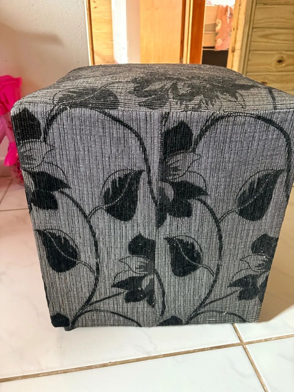 Vendo poltrona reclinável e puf  - Foto 2