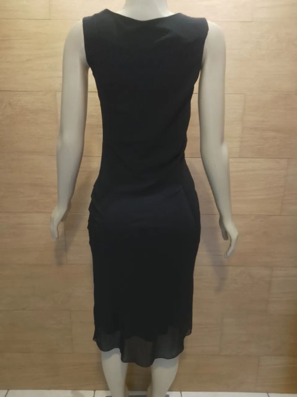 Vestido midi preto com detalhe turquesa charmosíssimo - Foto 5