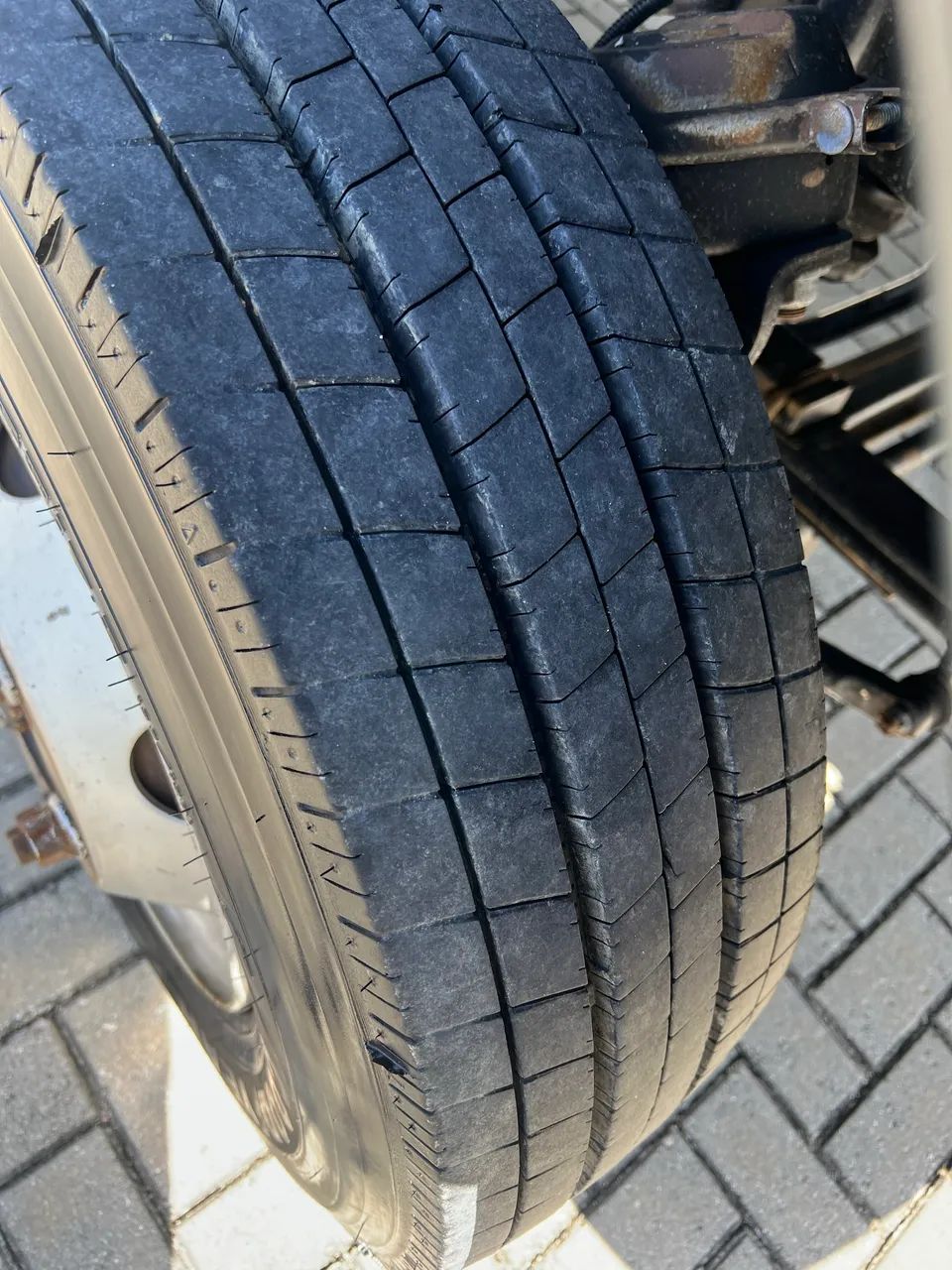 Ford Cargo 1119 ano 2019 Baú - Foto 2