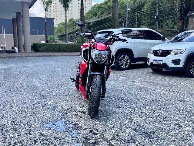 Ducati Diavel V4 2024 - Foto 3