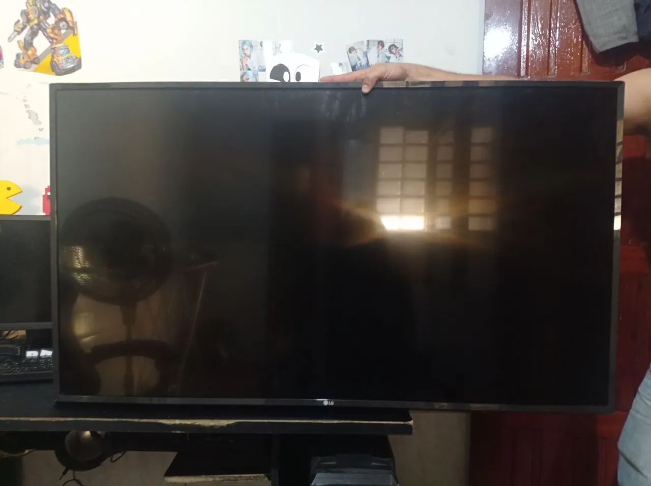 Vendo esta TV LG Smart 49 polegadas tela quebrada  - Foto 2