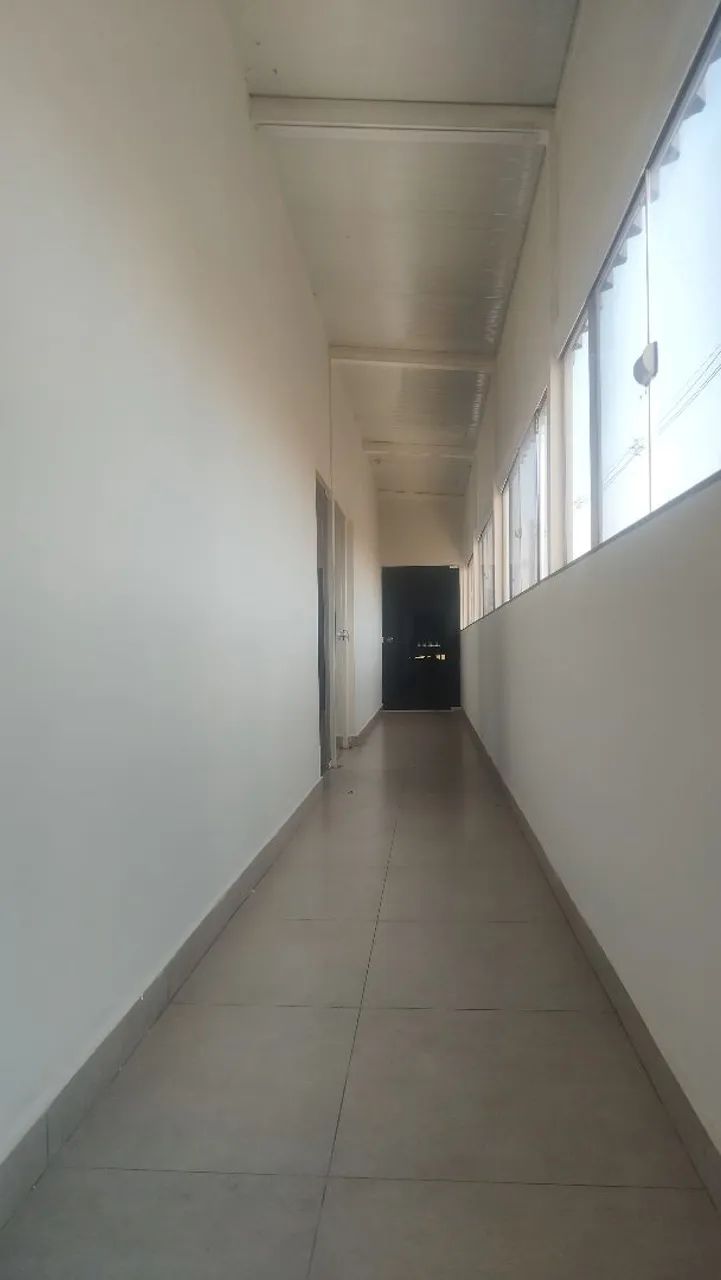 Alugo pavimento superior com 3 salas ,2 com 36m2 e um com 42m2 , alojamento ou escritório  - Foto 2