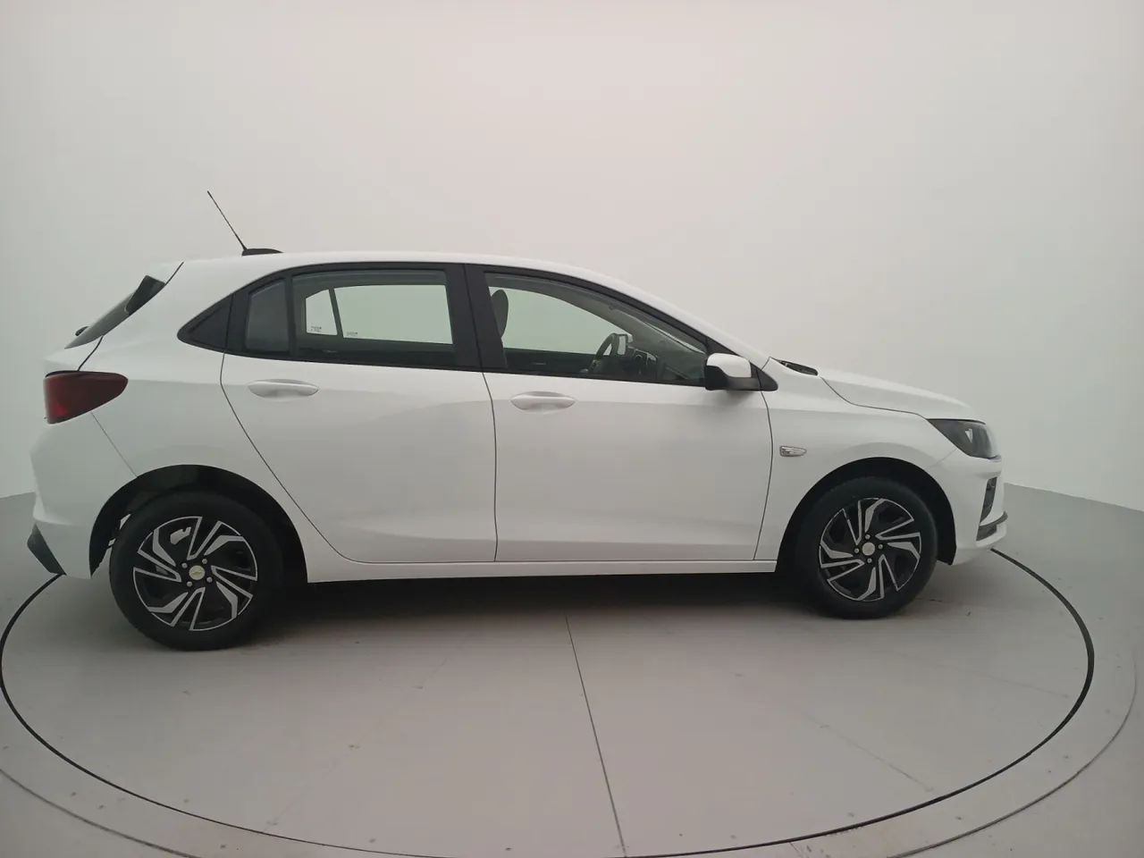 Chevrolet Onix Hatch 1.0 12V Flex Mec. 4P, foto 6 de 18