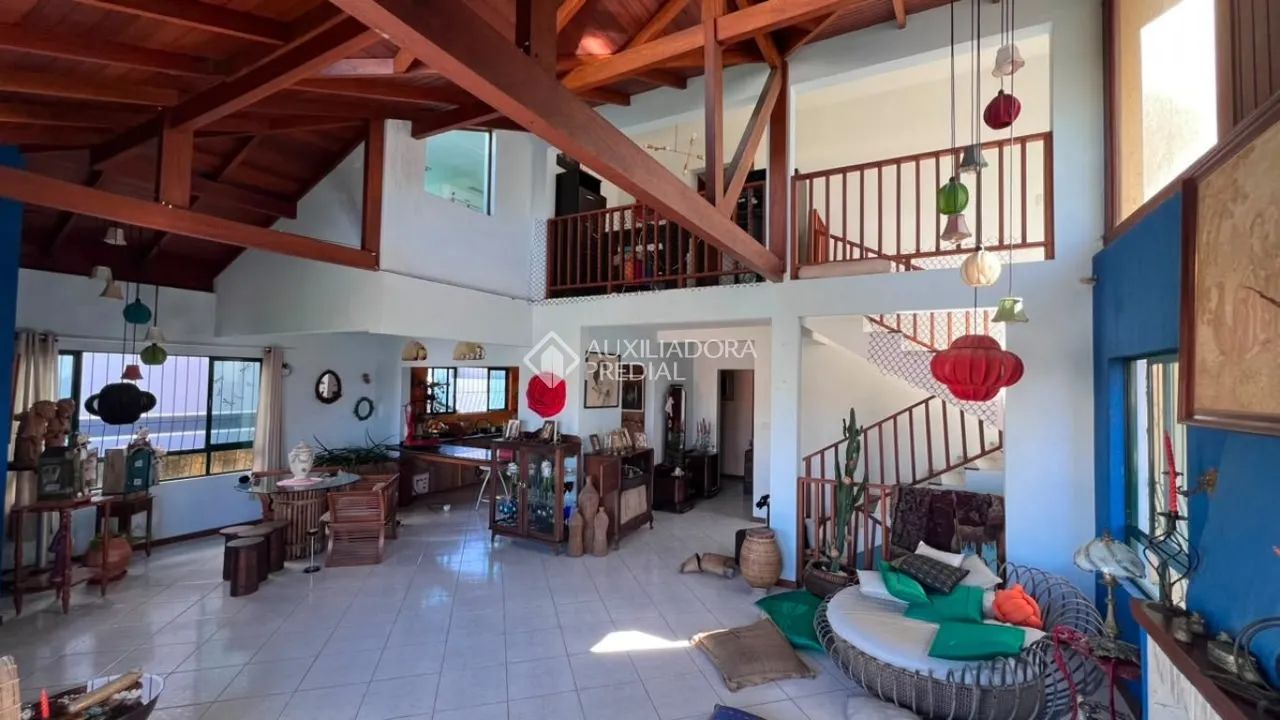 LINDA CASA DE 3 QUARTOS NA PEDRA BRANCA! - Foto 3