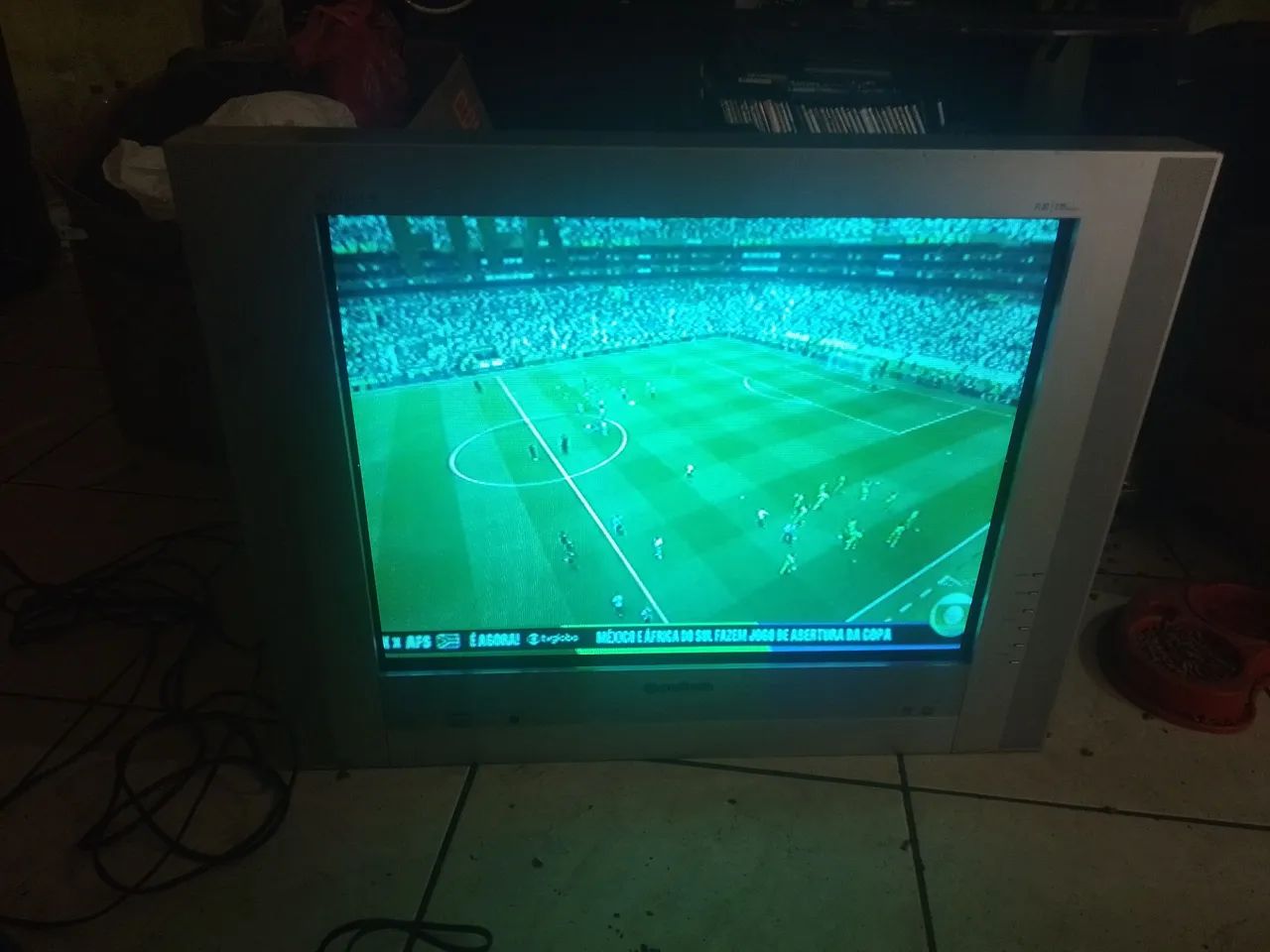Vendo televisor de 38 polegadas de tubo perfeita para videogames leia a descrição antes !!