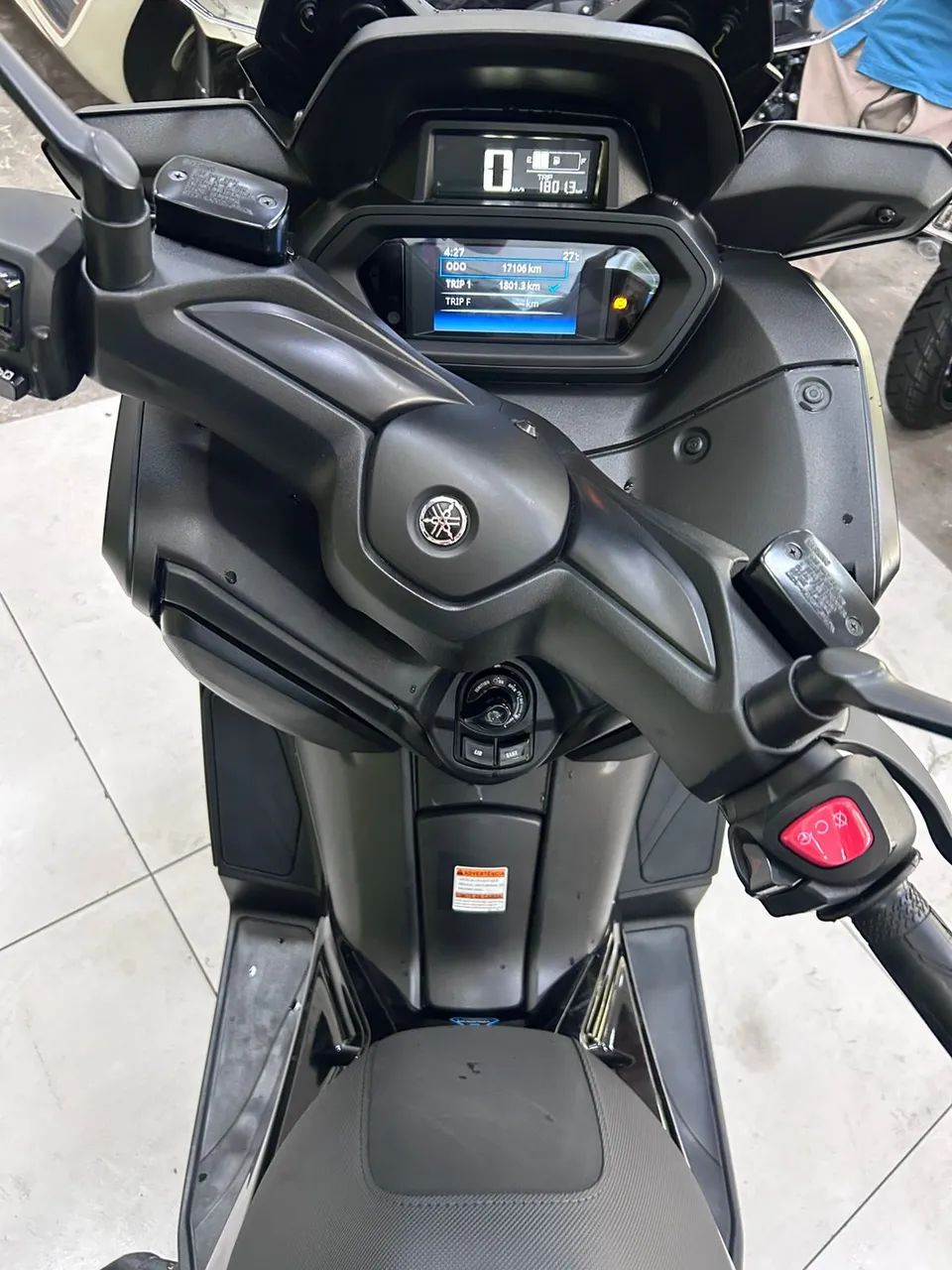 YAMAHA XMAX 250 CONNECTED ABS - Foto 4