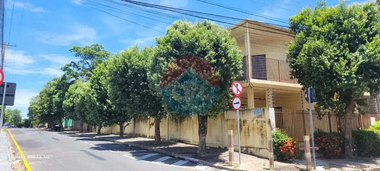 Excelente sobrado bairro Boa Esperança próximo a UFMT codigo: 271636