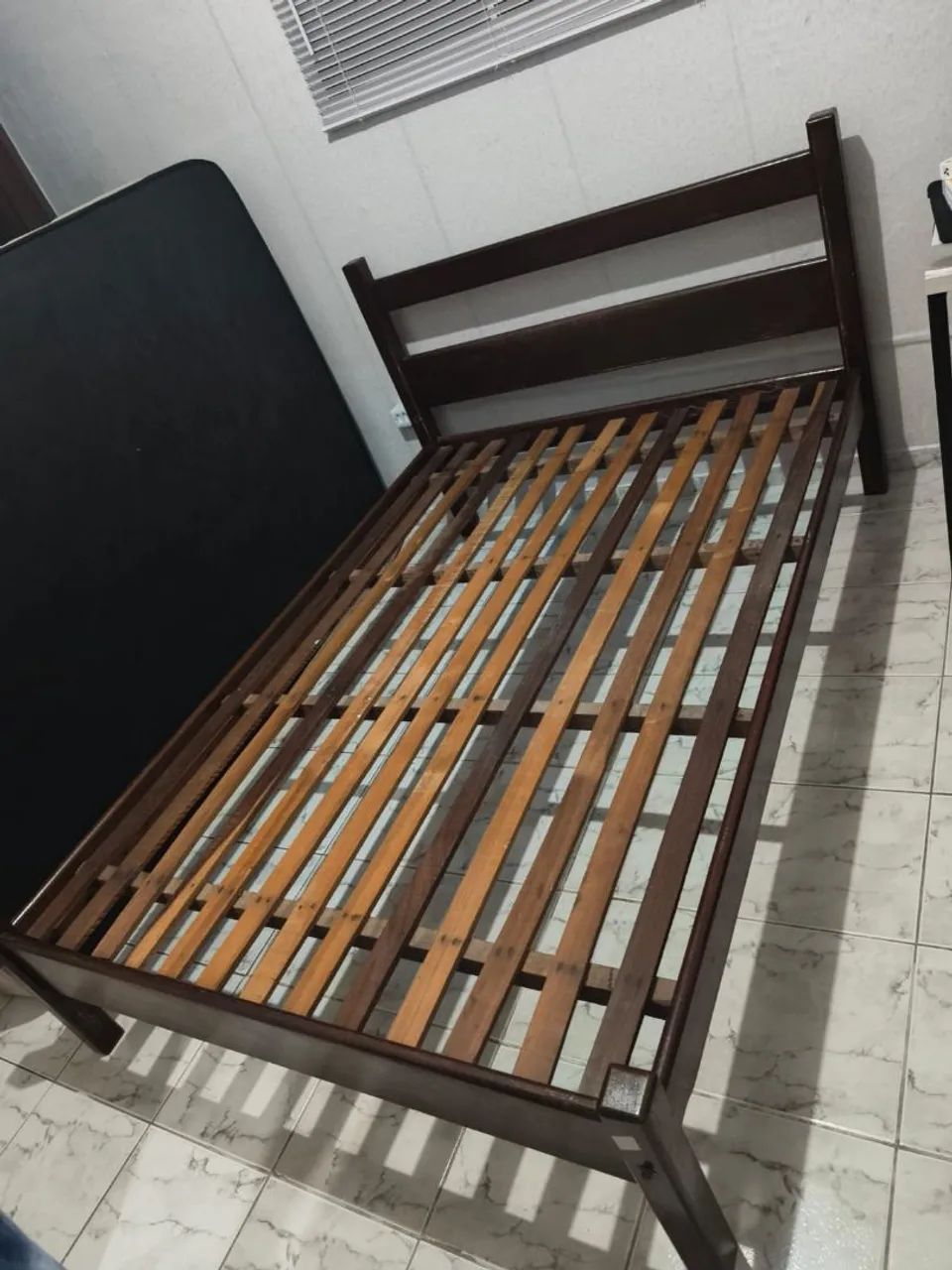 Cama de madeira maciça  - Foto 3
