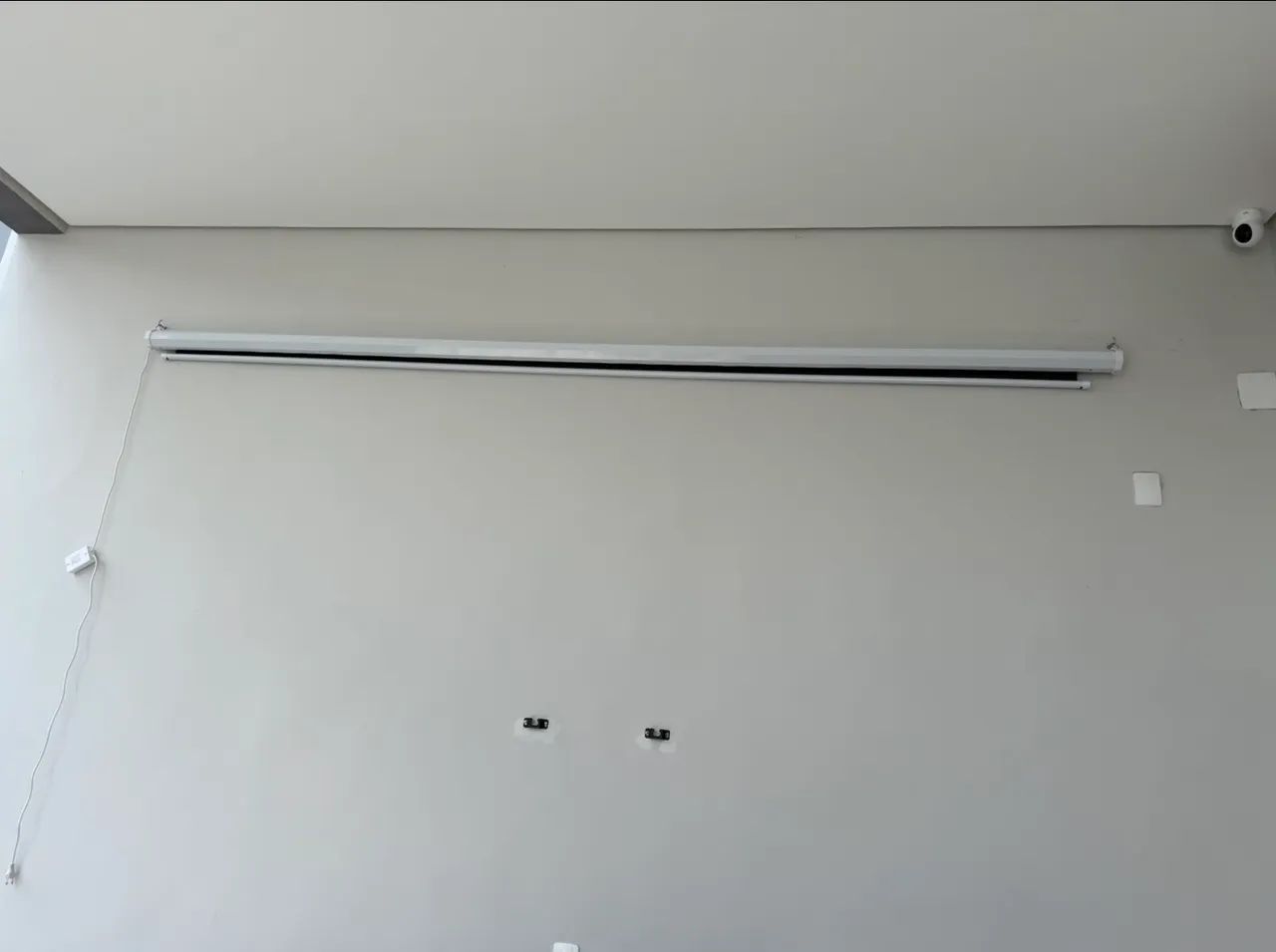 Tela de projeção projetor elétrica com controle 150? polegadas 220v (novo) - Foto 4