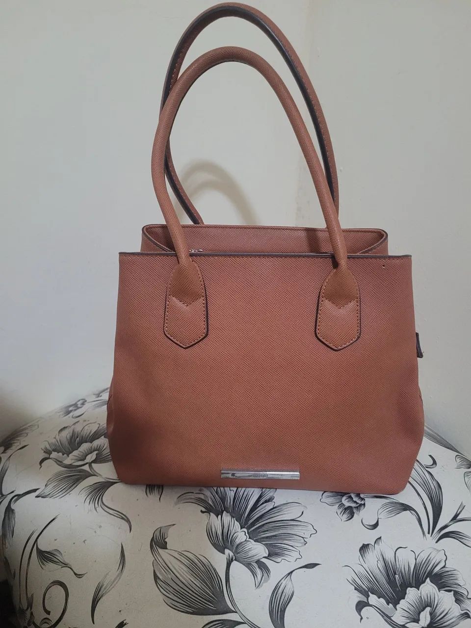 Vendo uma bolsa feminina 