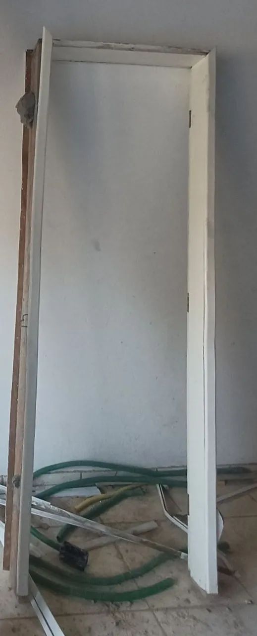 BATENTE ALISAR ou CAIXOTE  MADEIRA ANGELIM PARA PORTA USADA e CONSERVADA R$ 100,00 A VISTA - Foto 2