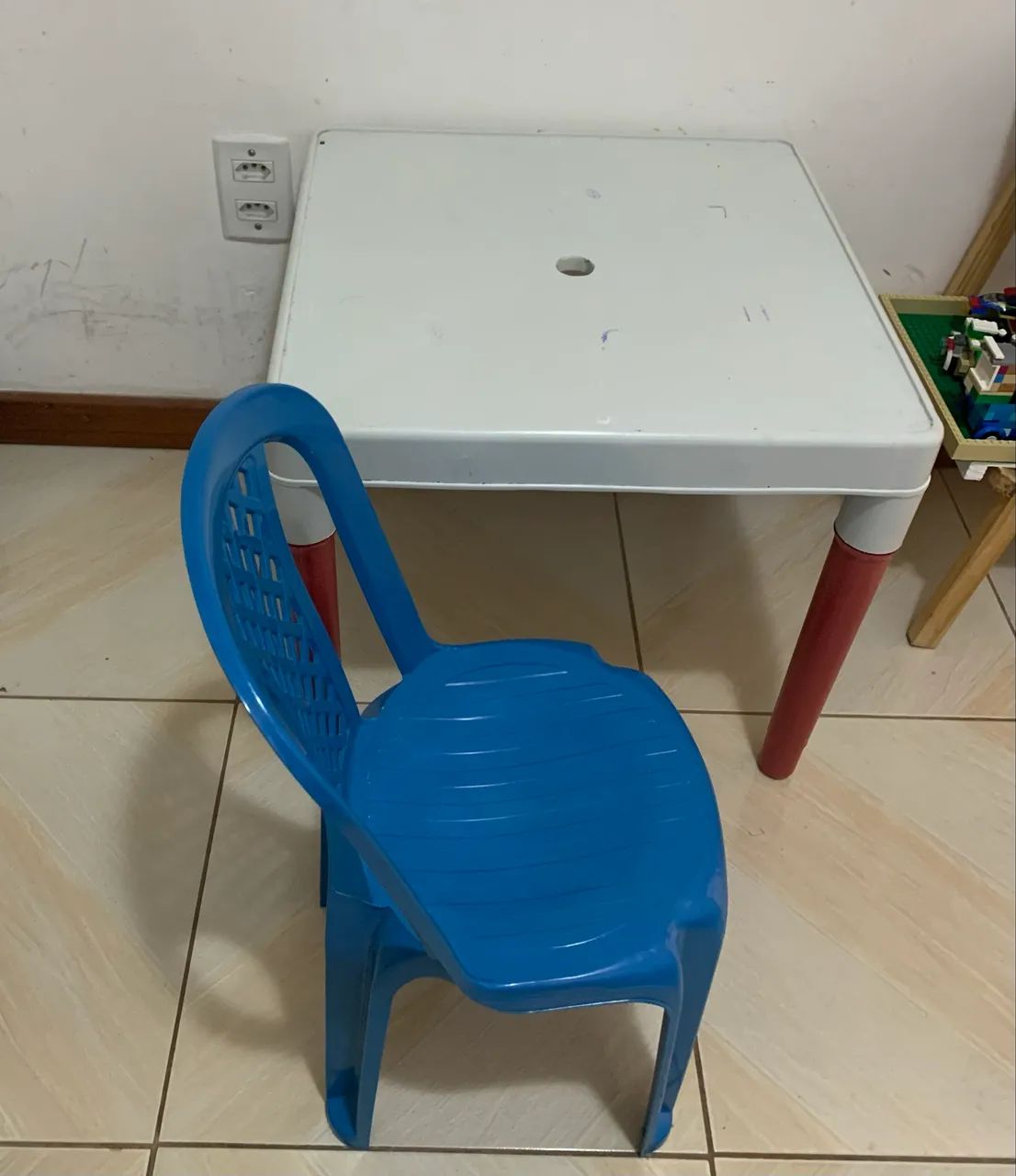 Mesa com cadeira plástica infantil  - Foto 2