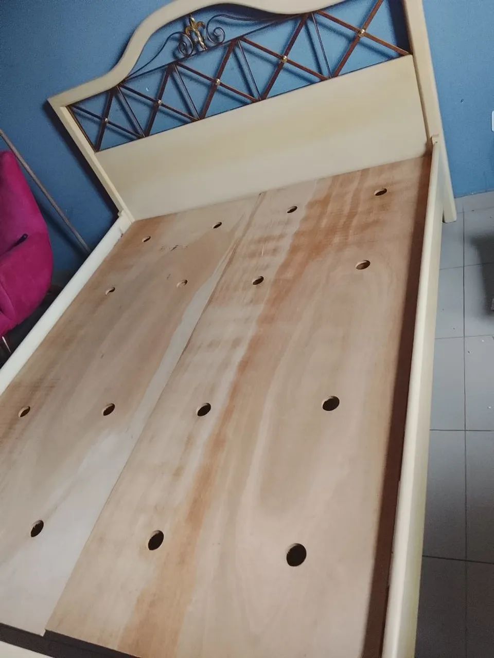 Cama de madeira casal