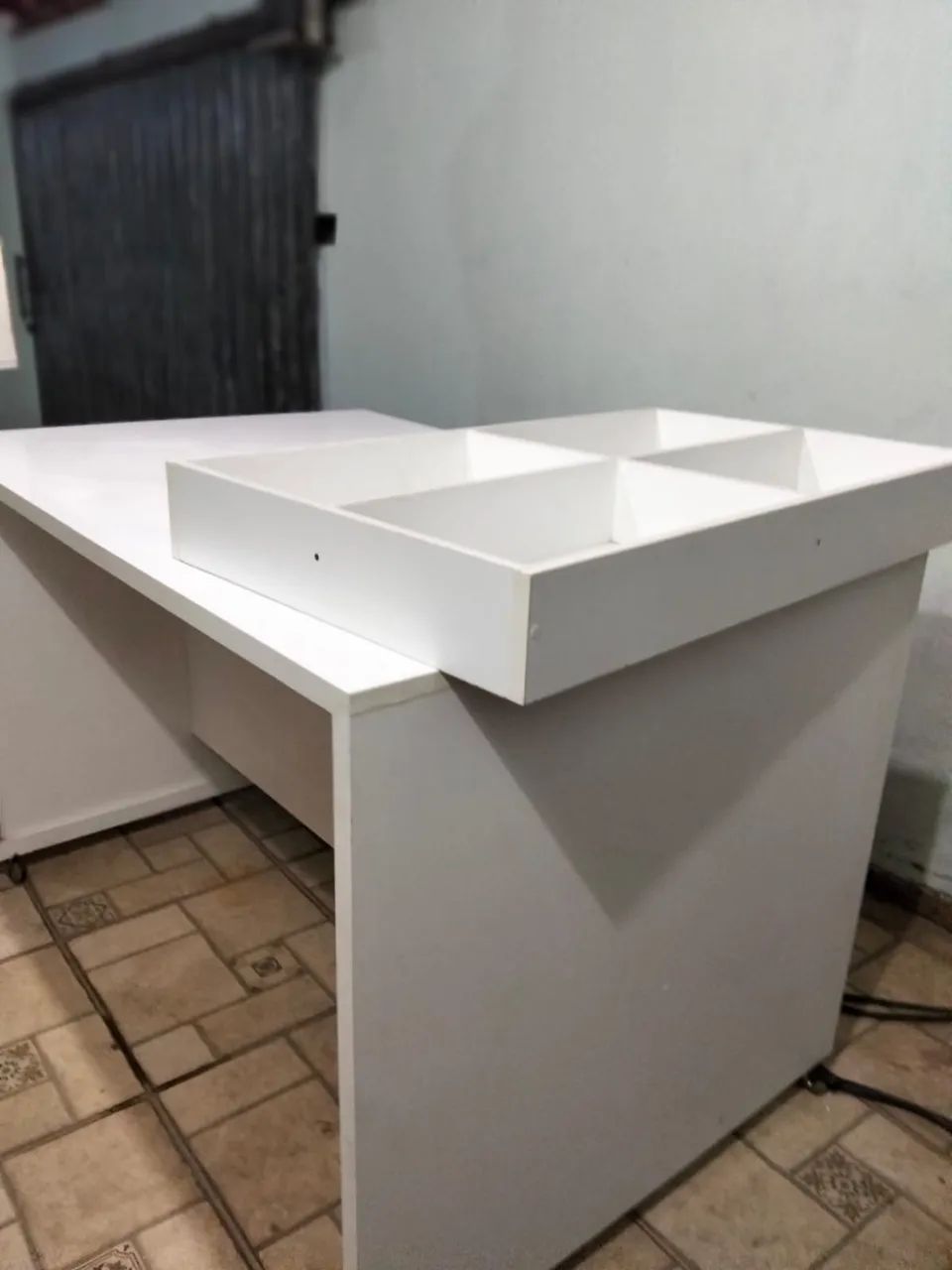 Balcão expositor para lojas de roupas 