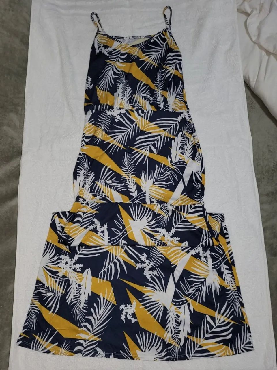 Vestido Longo Estampado Tropical Azul e Mostarda - Foto 3
