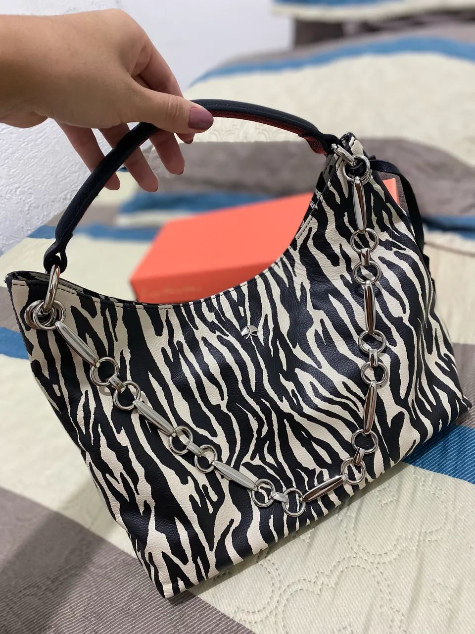 Bolsa Zebra Luiza Barcelos  - Foto 3