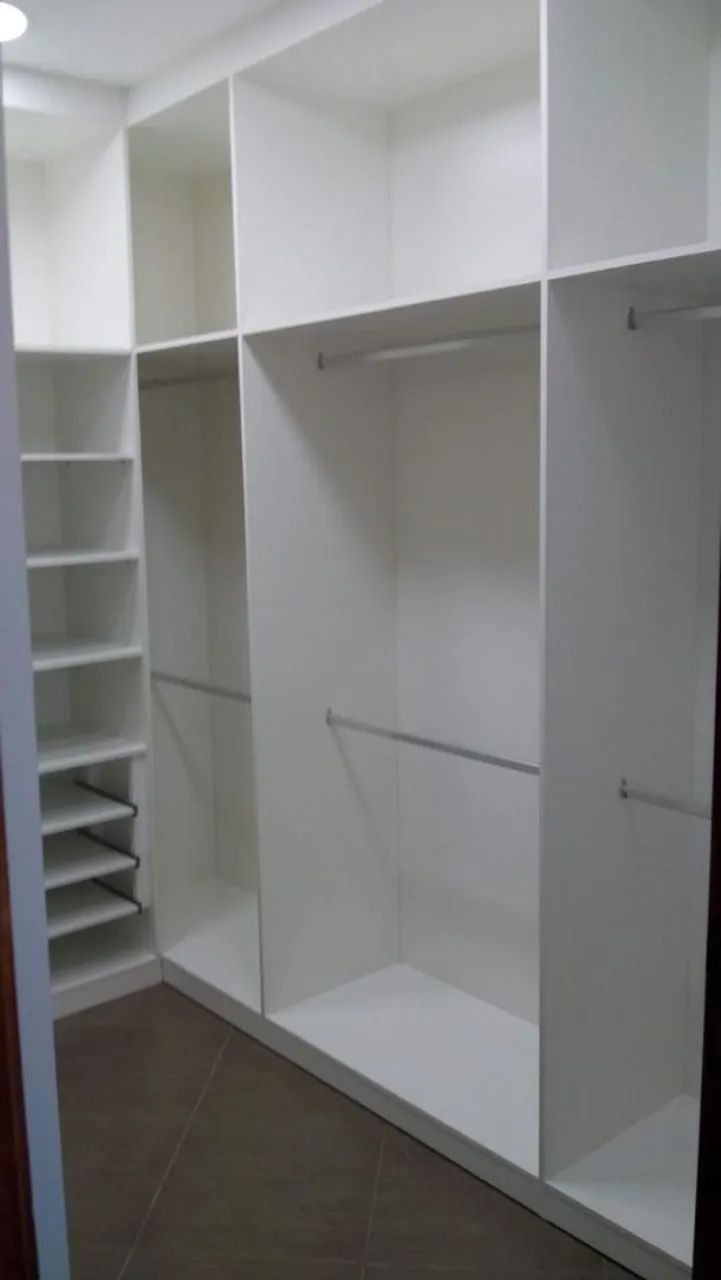 Closet branco