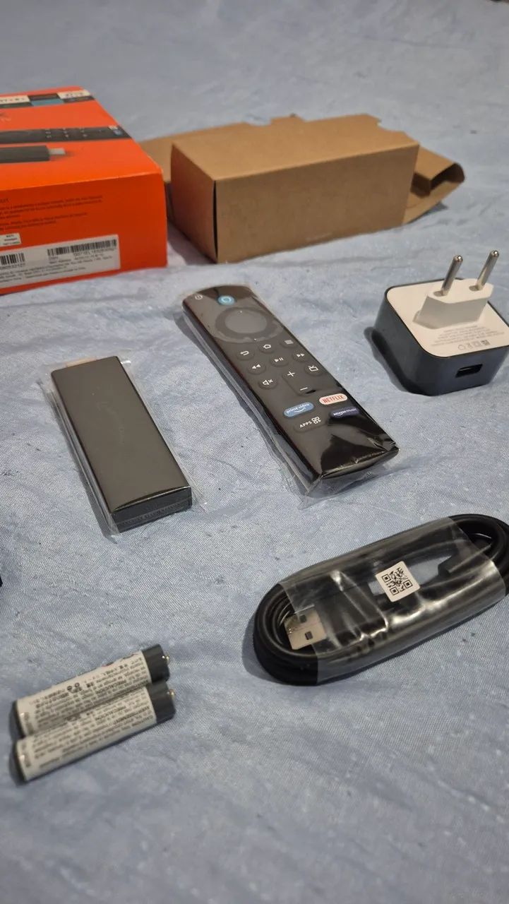 Fire TV Stick 3ª Geração com Alexa (inclui comandos na TV) - Foto 2