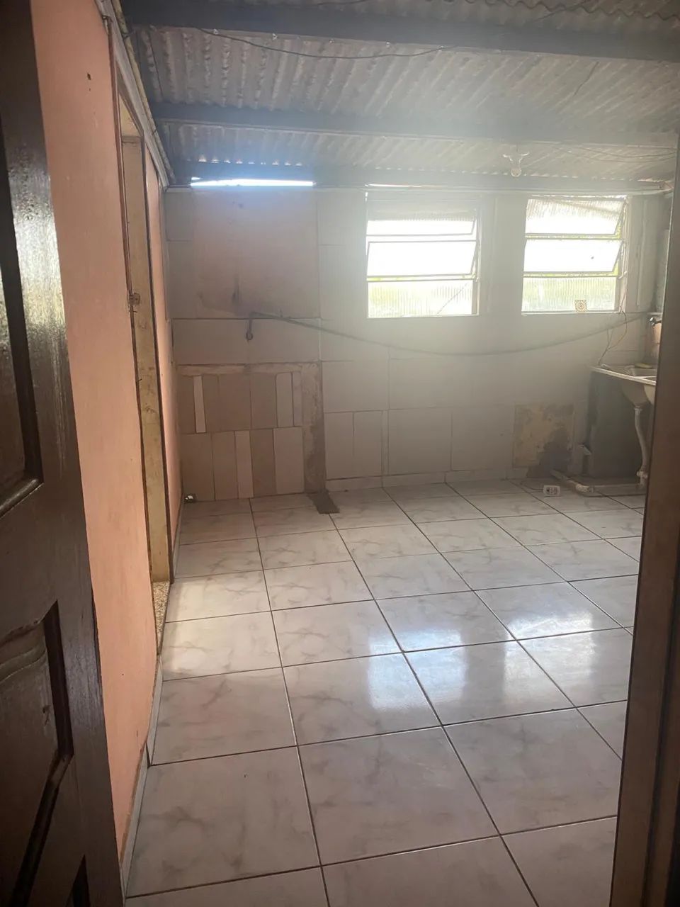 Aluga casa em morada da Barra 