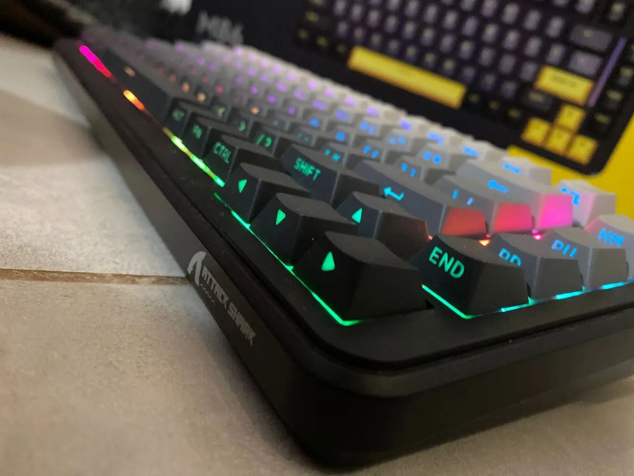 Teclado mecânico 418417362799831043