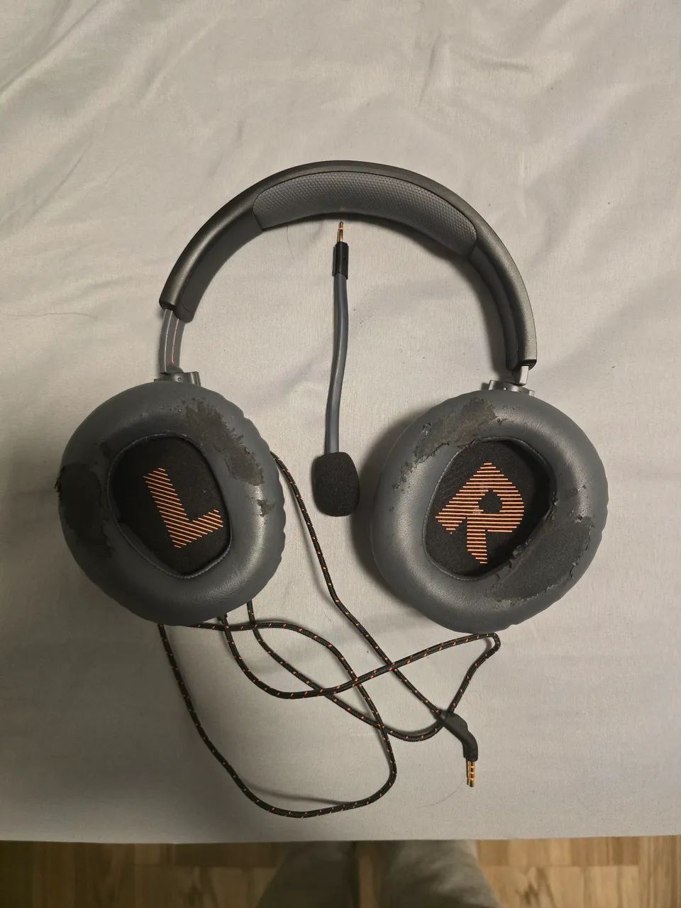 Fone JBL Quantum 100 / Apenas com desgaste na almofada.  - Foto 2